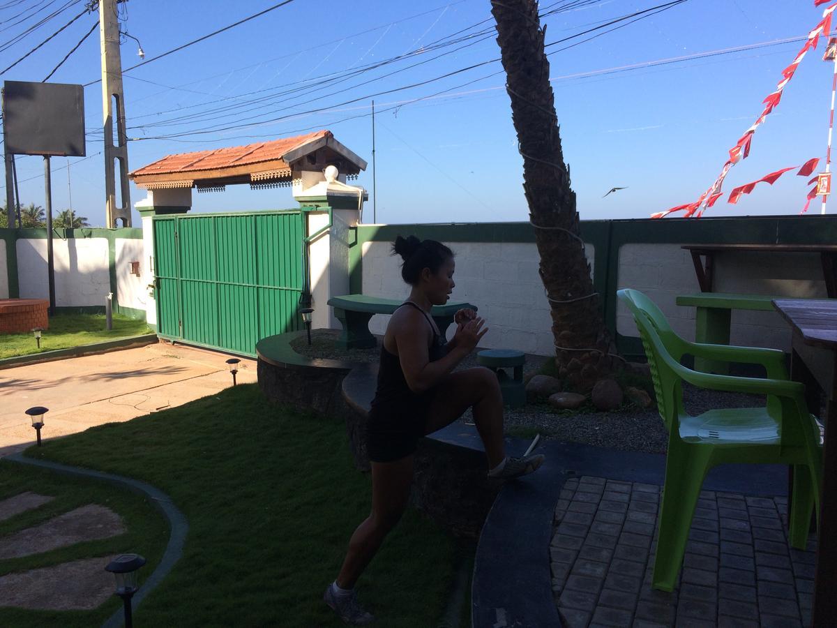 Explore Hostels Negombo Kochchikade Dış mekan fotoğraf