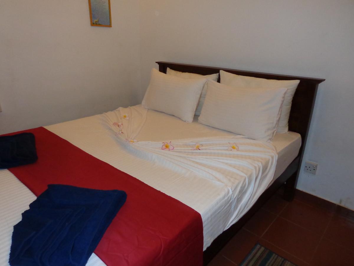 Explore Hostels Negombo Kochchikade Dış mekan fotoğraf