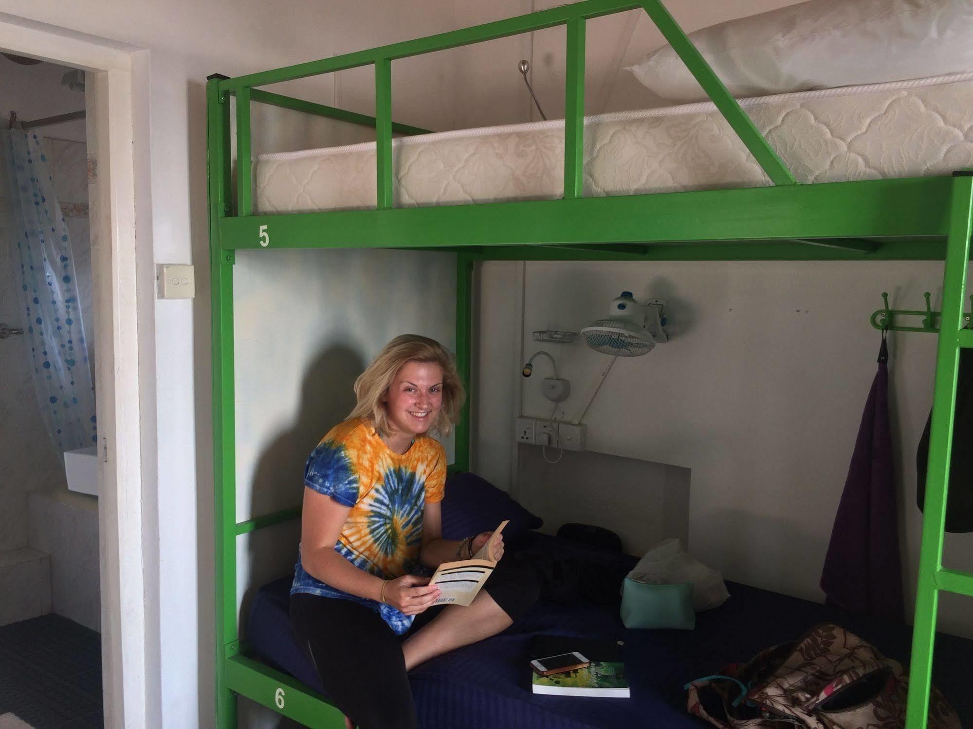 Explore Hostels Negombo Kochchikade Dış mekan fotoğraf